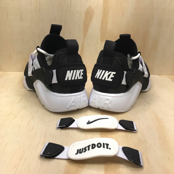 NIB Nike Air Huarache City Black and White - Picture 4 of 8